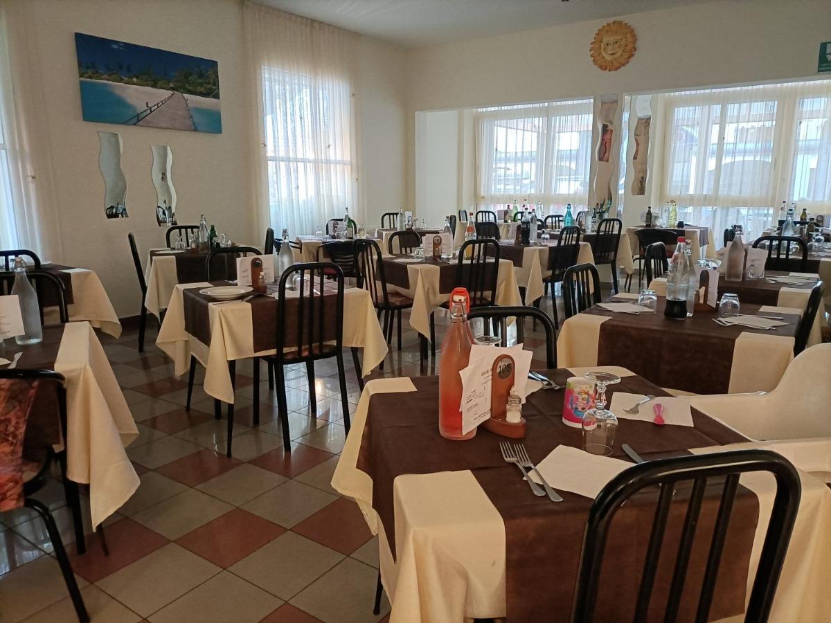 Oasi Del Mare Hotel Rimini Luaran gambar