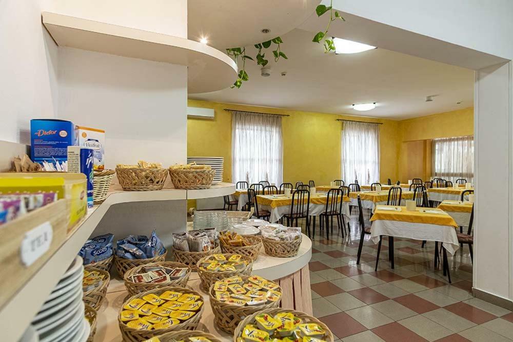 Oasi Del Mare Hotel Rimini Luaran gambar