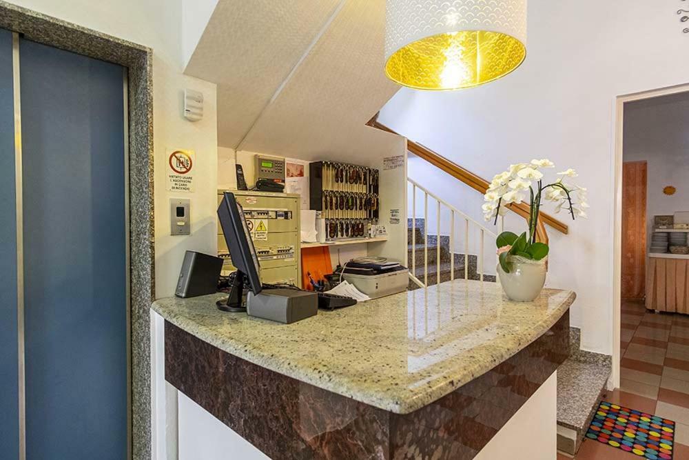 Oasi Del Mare Hotel Rimini Luaran gambar